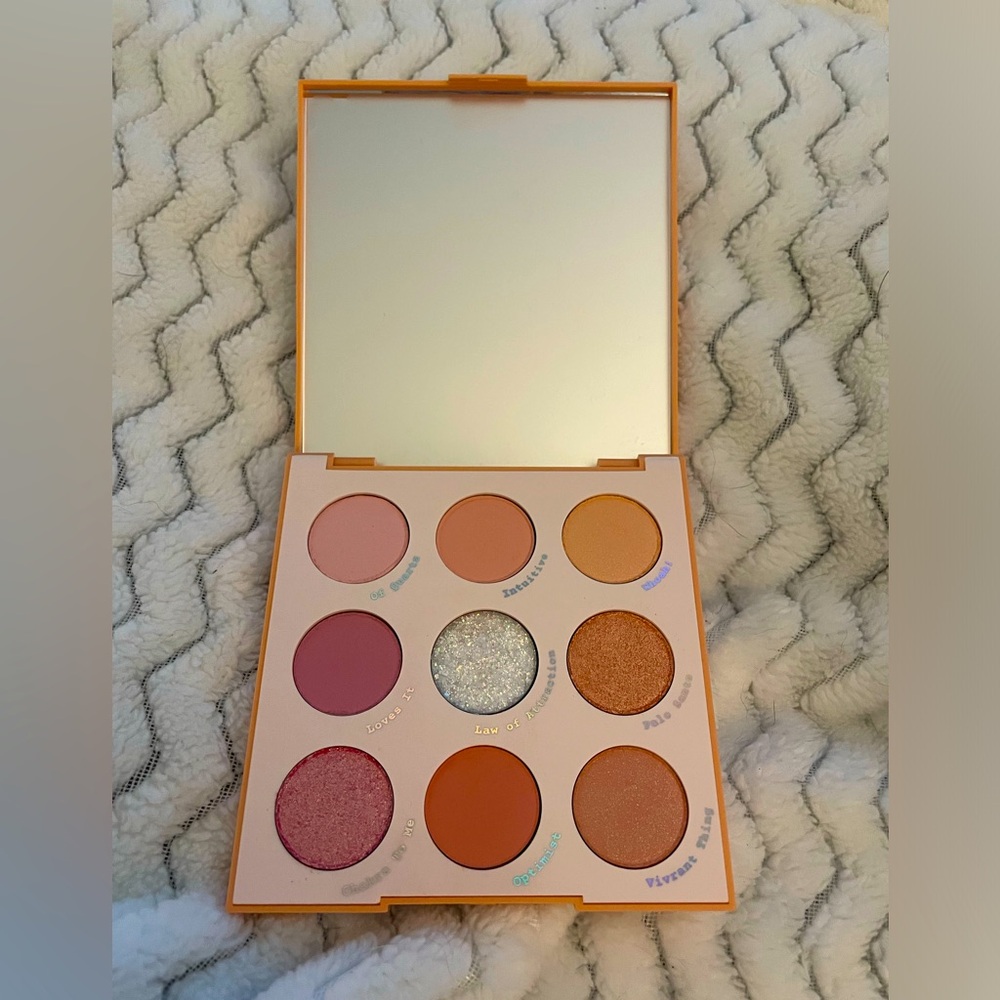 Colourpop - Miss Bliss eyeshadow palette